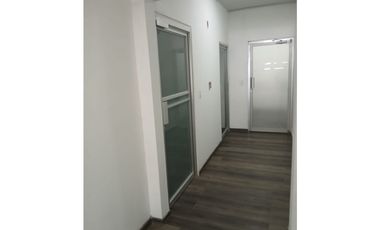 Se alquila local comercial