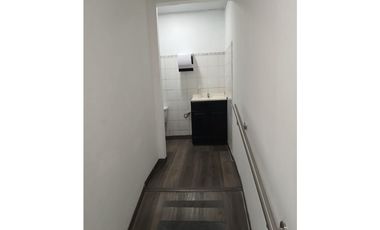 Se alquila local comercial