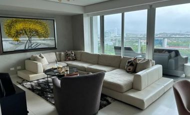 Se alquila apartamento en Costa del este