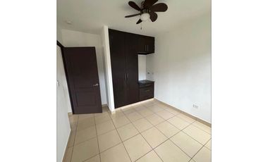 Se alquila casa en costa verde