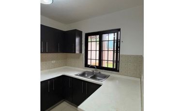 Se alquila casa en costa verde