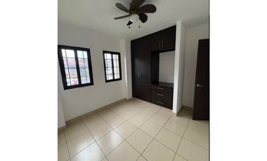 Se alquila casa en costa verde