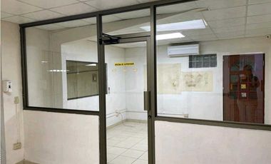 Venta de local de 300 mts en Parque lefevre