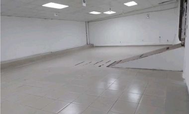 Venta de local de 300 mts en Parque lefevre