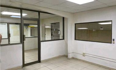 Venta de local de 300 mts en Parque lefevre