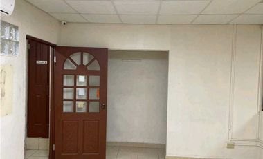 Venta de local de 300 mts en Parque lefevre