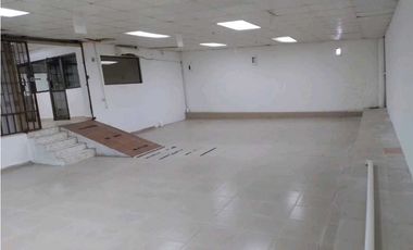 Venta de local de 300 mts en Parque lefevre