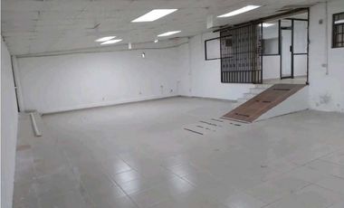 Venta de local de 300 mts en Parque lefevre