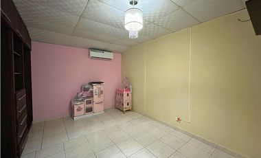 Casa en Venta en Villa Lucre. 26-1895.