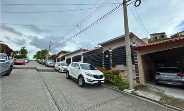 Casa en Venta en Villa Lucre. 26-1895.
