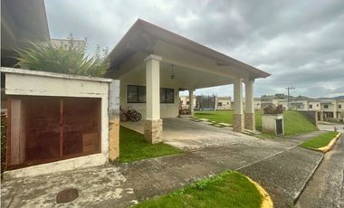 Casa en Alquiler en Las Cumbres. 26-3045.