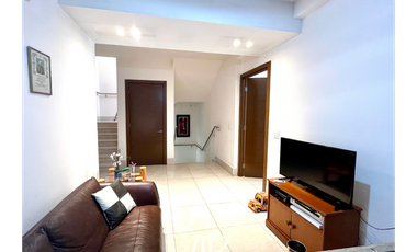 Vendo Espectacular Town Home en Santa Maria