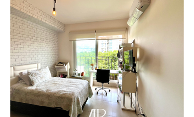 Vendo Espectacular Town Home en Santa Maria