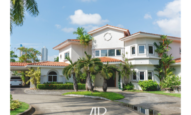 Vendo Casa en Royal Pacific, Costa del Este