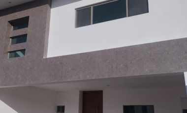 CASA EN RENTA, SECTOR VIÑEDOS TORREÓN COAHUILA