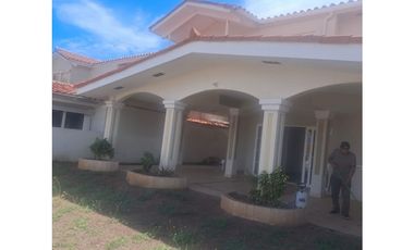 Venta de casa en Brisas del Golf