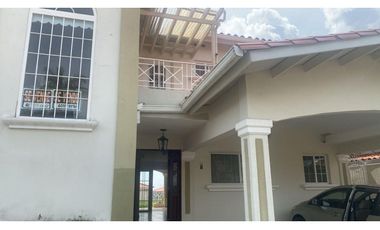 Venta de casa en Brisas del Golf