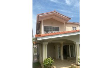 Venta de casa en Brisas del Golf