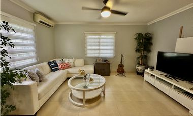 Se vende casa en Rainforest, Las Huacas