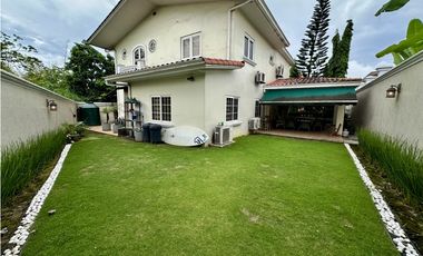 Se vende casa en Rainforest, Las Huacas