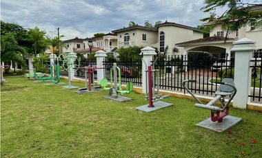 Se vende casa en Rainforest, Las Huacas