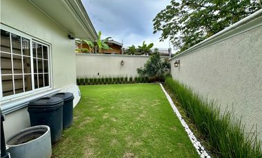 Se vende casa en Rainforest, Las Huacas