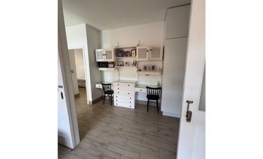 ¡Oportunidad única en Costa Sur! Venta de Moderna Casa en El Doral.