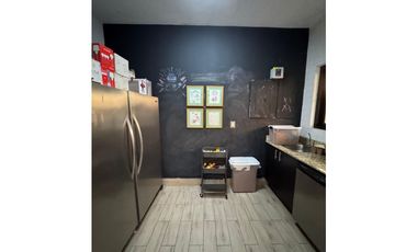 ¡Oportunidad única en Costa Sur! Venta de Moderna Casa en El Doral.