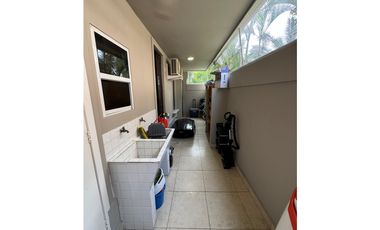 ¡Oportunidad única en Costa Sur! Venta de Moderna Casa en El Doral.