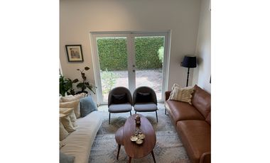 ¡Oportunidad única en Costa Sur! Venta de Moderna Casa en El Doral.