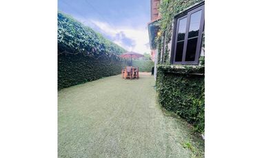 ¡Oportunidad única en Costa Sur! Venta de Moderna Casa en El Doral.