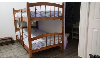 Se alquila por noches casa de playa con piscina en coronado