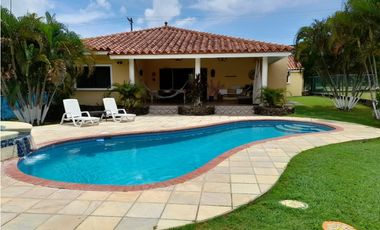 Alquiler casa en Club Ecuestre Coronado Año Nuevo