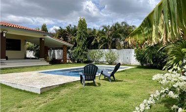 Venta de Casa en Coronado, Los Bosques D-8