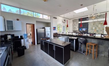 Se alquila  y se vende casa en Altos del María