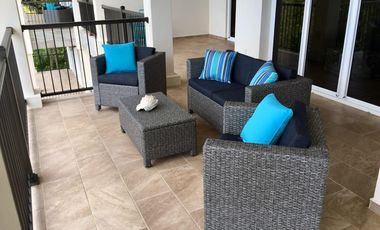 Se vende lujoso apartamento con vista al mar en Bocas del Toro