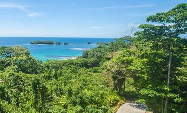 Se vende lujoso apartamento con vista al mar en Bocas del Toro