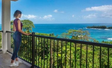 Se vende lujoso apartamento con vista al mar en Bocas del Toro
