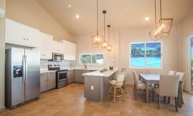 Se vende lujoso apartamento con vista al mar en Bocas del Toro