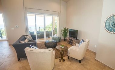 Se vende lujoso apartamento con vista al mar en Bocas del Toro