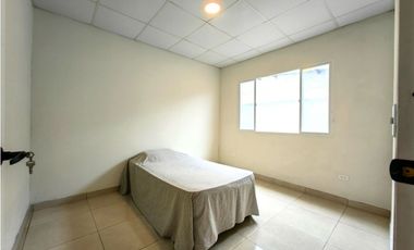 Venta de Casa en la Mejor Zona de las Acacias , Panamá , Juan Díaz RB