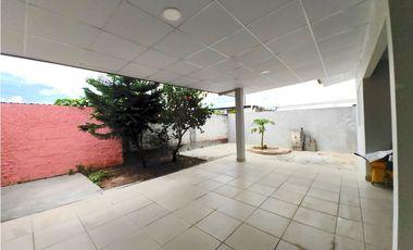 Venta de Casa en la Mejor Zona de las Acacias , Panamá , Juan Díaz RB
