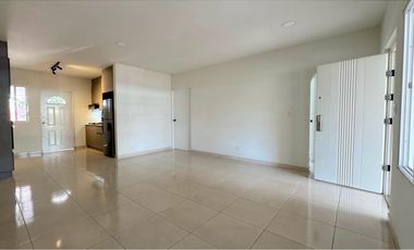 Venta de Casa en la Mejor Zona de las Acacias , Panamá , Juan Díaz RB