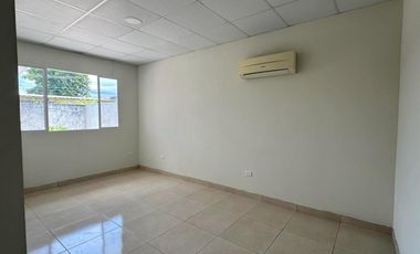 Venta de Casa en la Mejor Zona de las Acacias , Panamá , Juan Díaz RB