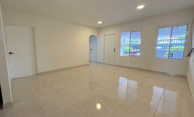 Venta de Casa en la Mejor Zona de las Acacias , Panamá , Juan Díaz RB