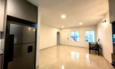 Venta de Casa en la Mejor Zona de las Acacias , Panamá , Juan Díaz RB