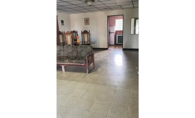 Residencia espaciosa en Urbanización La Feria Chiriquí