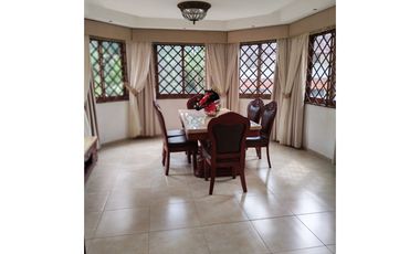 Oportunidad Única en Albrook – Hermosa Casa de Tres Niveles