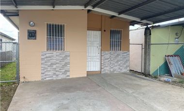 Se Vende Casa Completamente Cercada en Nuevo Tocumen