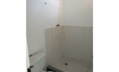 Se Vende Casa Completamente Cercada en Nuevo Tocumen